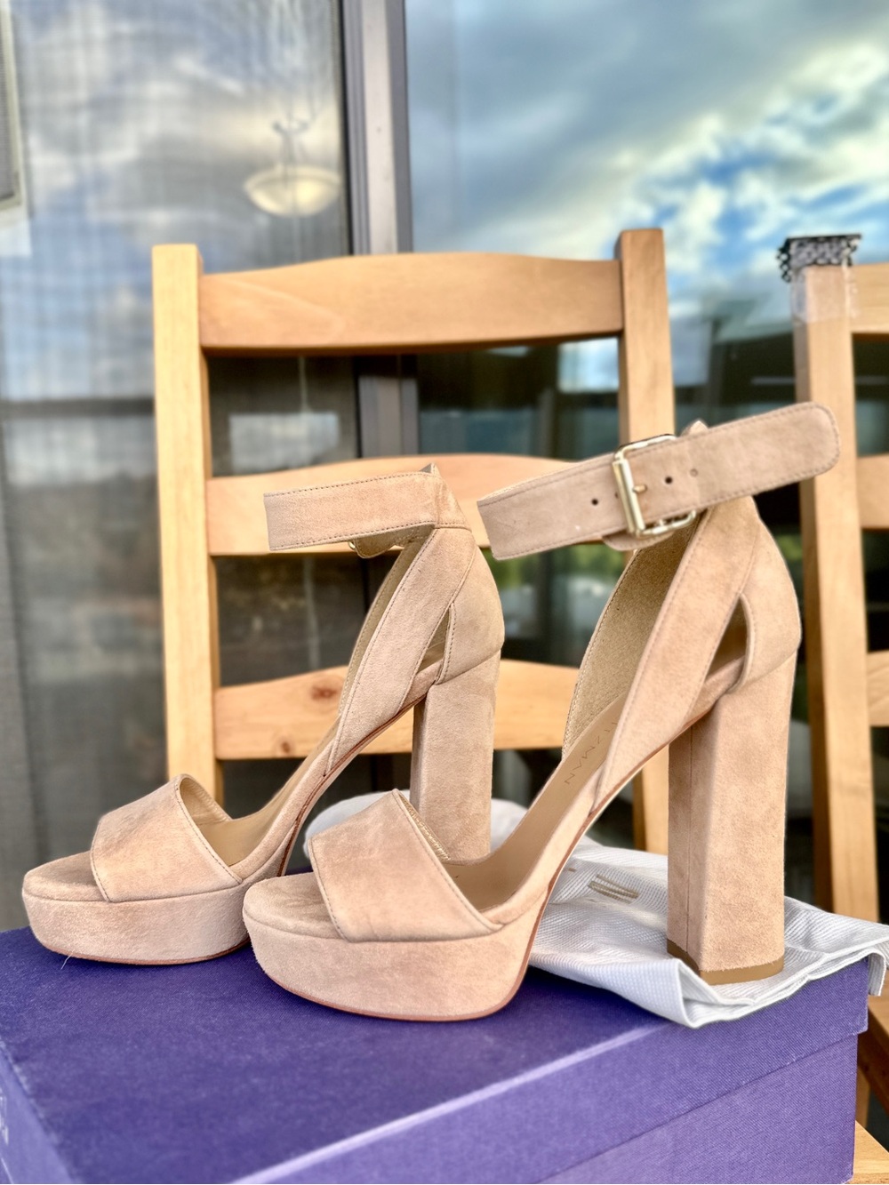 Stuart Weitzman Mostly Beach Suede Chunky Heel Sandal - size 6
